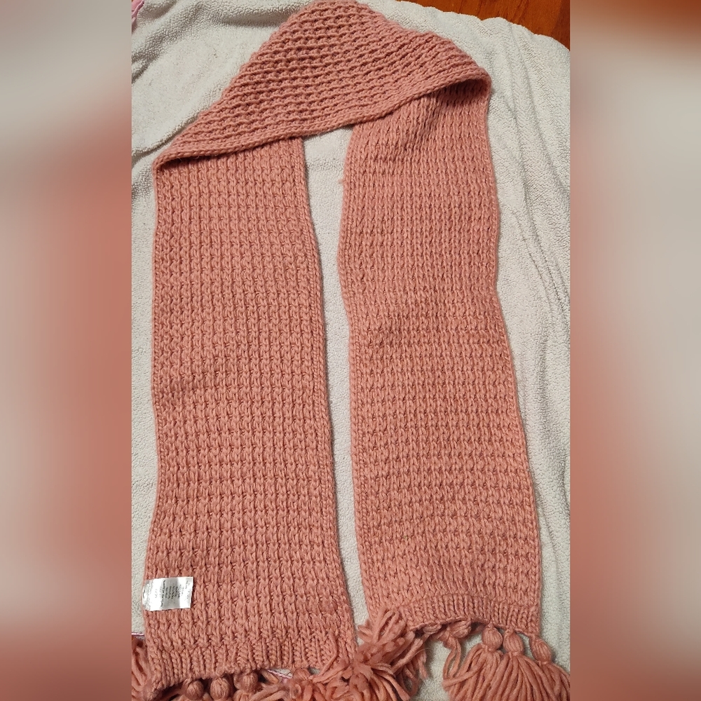 Thick knitted scarf